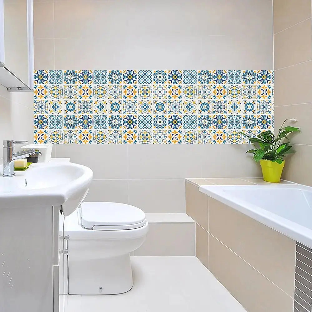 Водоустойчиви стикери за плочки Talavera Mexican, използвани за декорация на баня с неутрални тонове и зелени акценти.