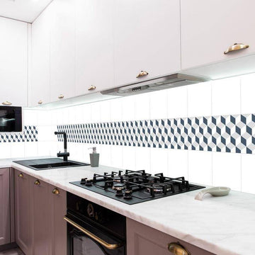 Как да преобразите старата баня без кърртене: Тайните на модерните водоустойчиви стикери