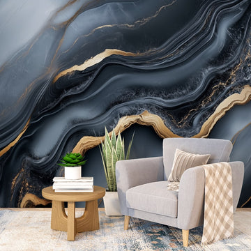 Фототапет дълбоко син мрамор с златни акценти в модерен интериор.