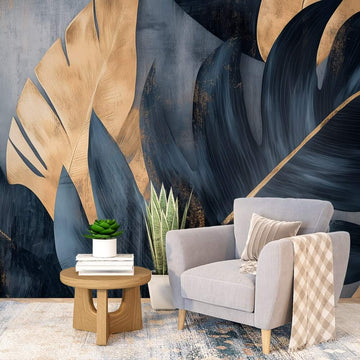 Фототапет Златна Палмова Симфония върху Тъмносин Велур в стилна домашна обстановка с кресло и масичка.