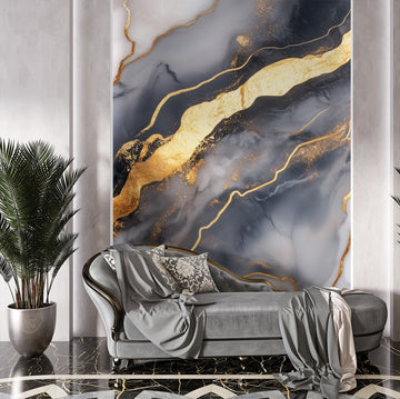 фототапет златни линии тъмен мрамор на стена с елегантен диван и зелени растения в стилен интериор